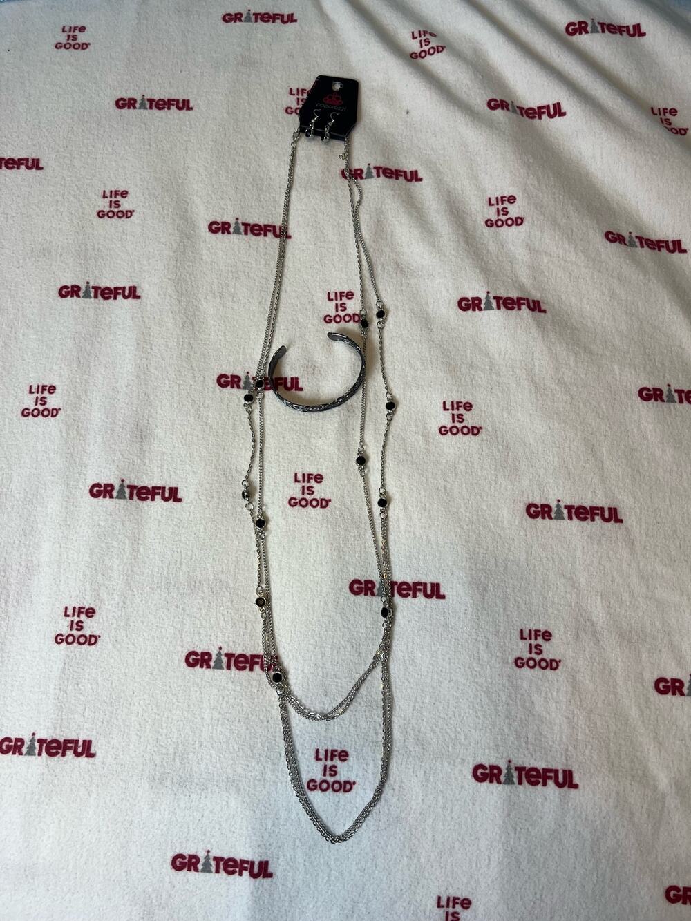 NWT Paparazzi Silver and Black Stacked necklace and bracelet set